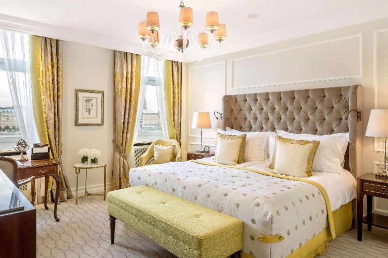 Fairmont Hotel Vier Jahreszeiten - Oda
