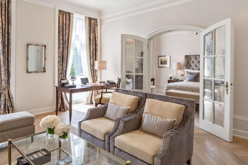 Fairmont Hotel Vier Jahreszeiten - Oda