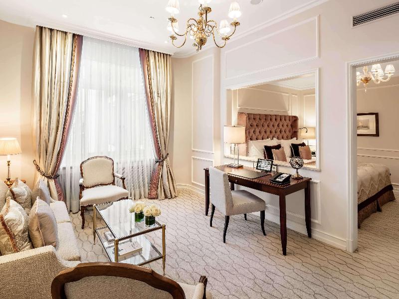 Fairmont Hotel Vier Jahreszeiten - Oda
