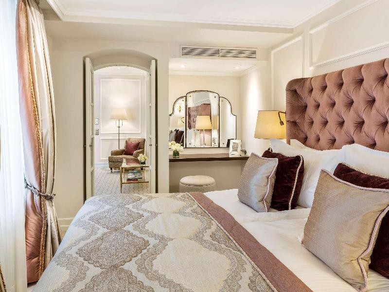 Fairmont Hotel Vier Jahreszeiten - Oda