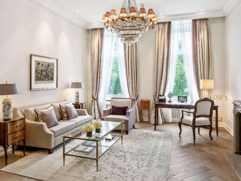 Fairmont Hotel Vier Jahreszeiten - Oda