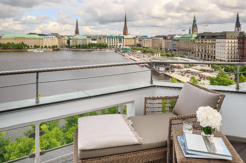 Fairmont Hotel Vier Jahreszeiten - Oda