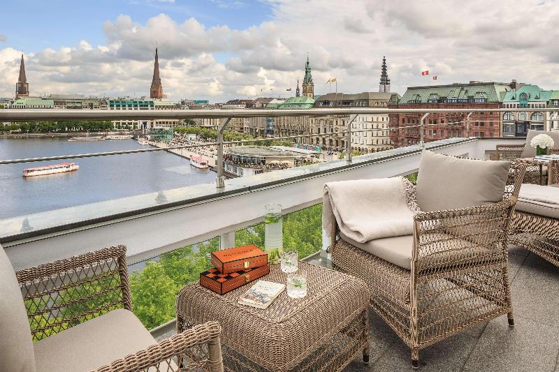 Fairmont Hotel Vier Jahreszeiten - Oda