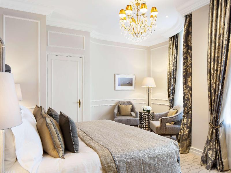 Fairmont Hotel Vier Jahreszeiten - Oda