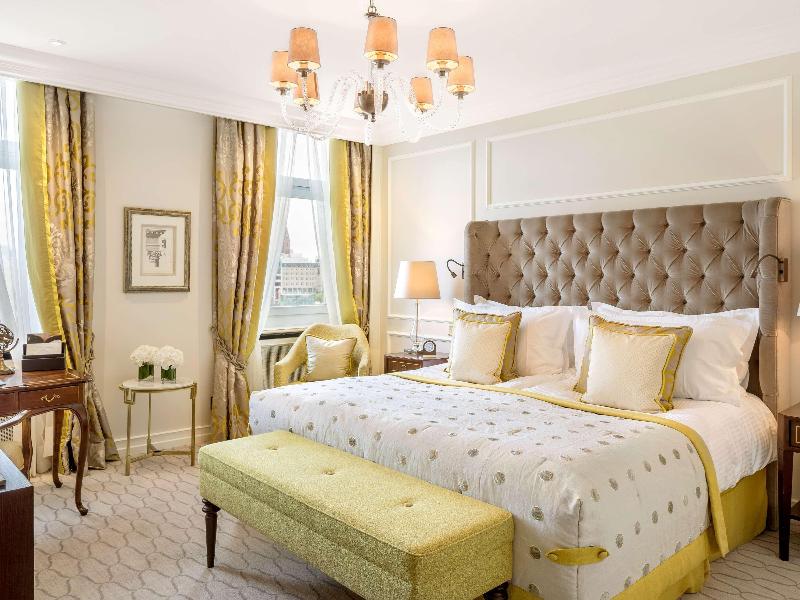 Fairmont Hotel Vier Jahreszeiten - Oda