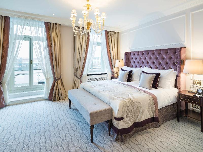 Fairmont Hotel Vier Jahreszeiten - Oda