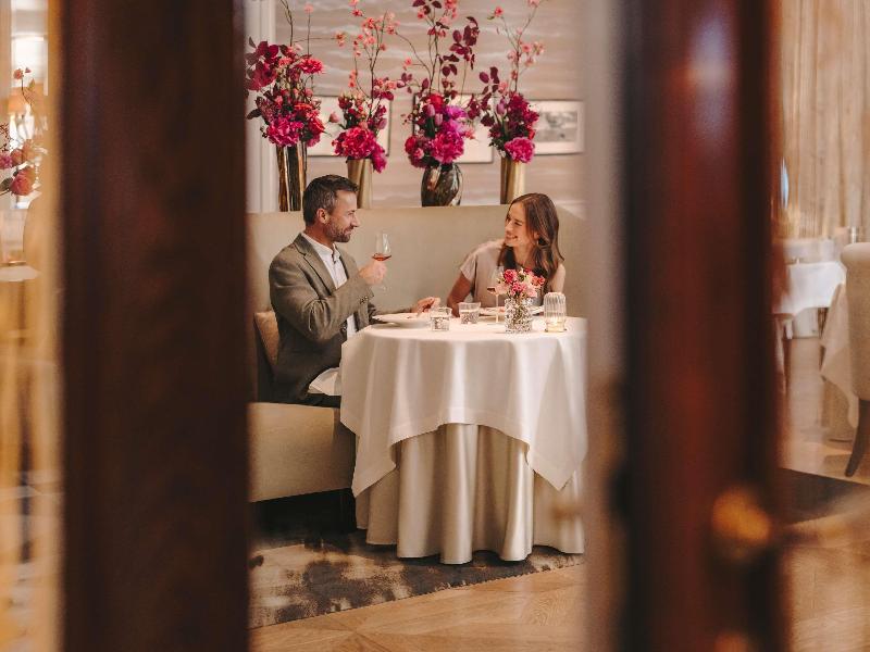 Fairmont Hotel Vier Jahreszeiten - Restoran
