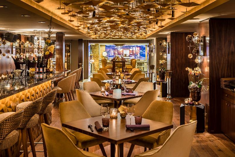 Fairmont Hotel Vier Jahreszeiten - Restoran