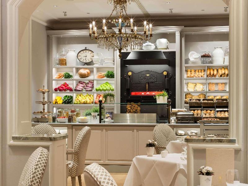 Fairmont Hotel Vier Jahreszeiten - Restoran