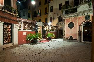 La Fenice et des Artistes