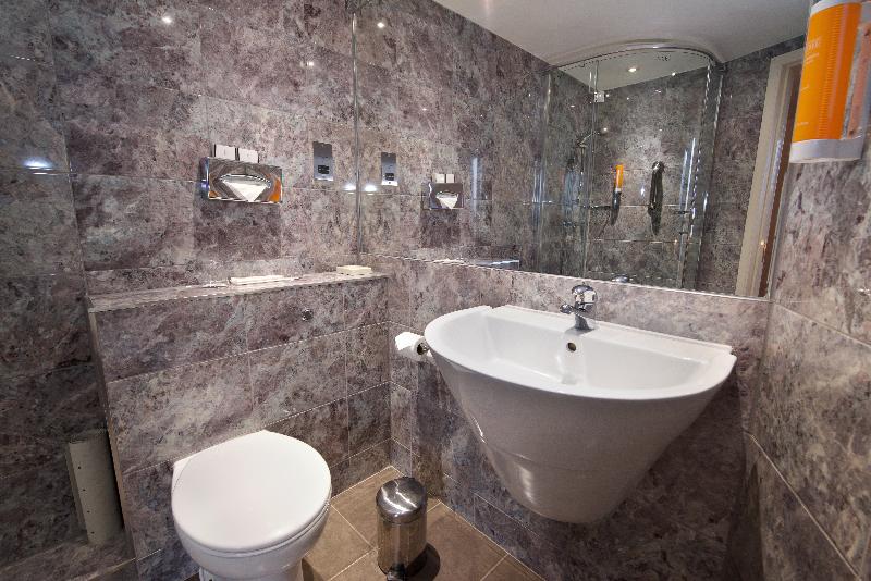 Waterloo Hub Hotel & Suites - Oda