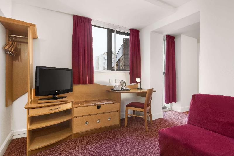 Waterloo Hub Hotel & Suites - Oda