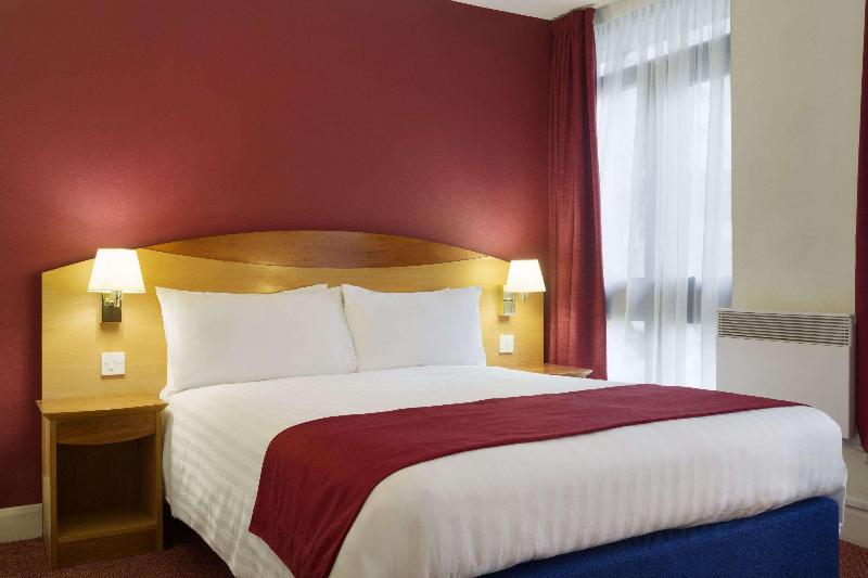 Waterloo Hub Hotel & Suites - Oda