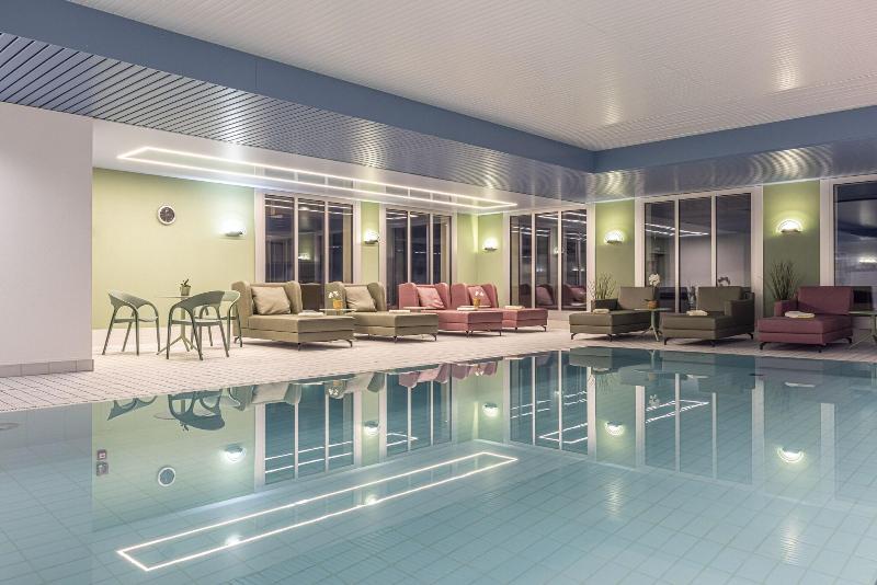 Central Swiss Quality Sporthotel - Havuz