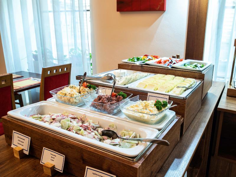EA Hotel Sonata - Restoran