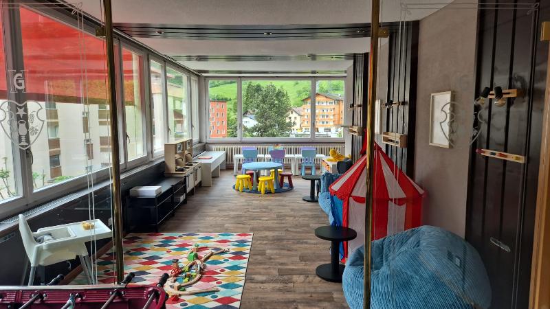 Grichting Hotel & Serviced Apartments - Lobi