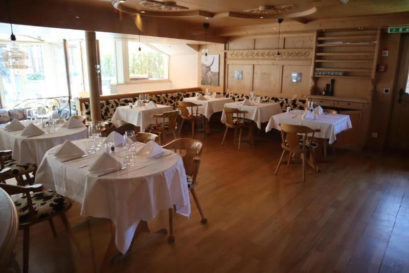 Grichting Hotel & Serviced Apartments - Restoran