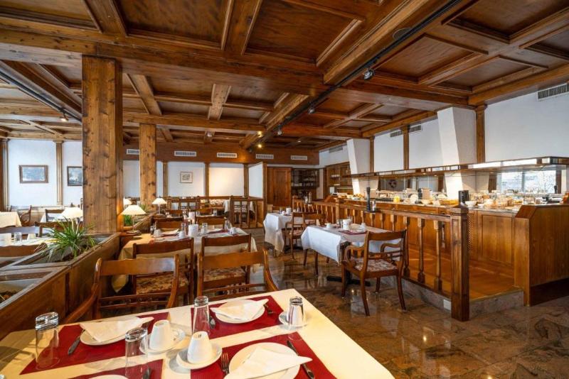 Grichting Hotel & Serviced Apartments - Restoran