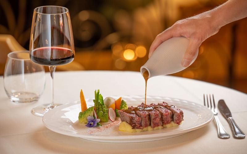 Grichting Hotel & Serviced Apartments - Restoran