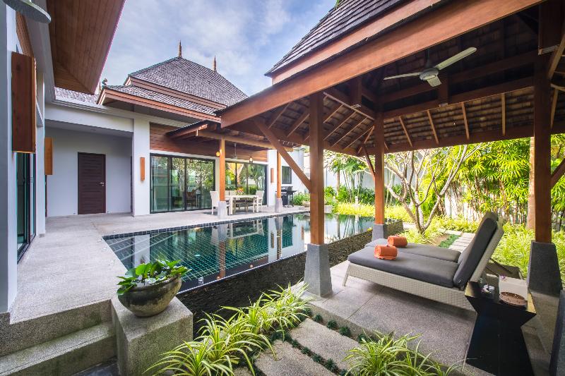 The Bell Pool Villa Resort Phuket - Teras