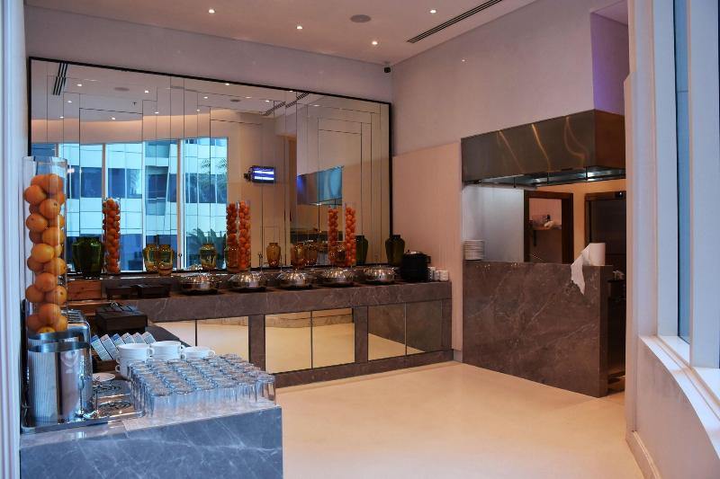 Tamani Marina Hotel and Hotel Apartment - Restoran