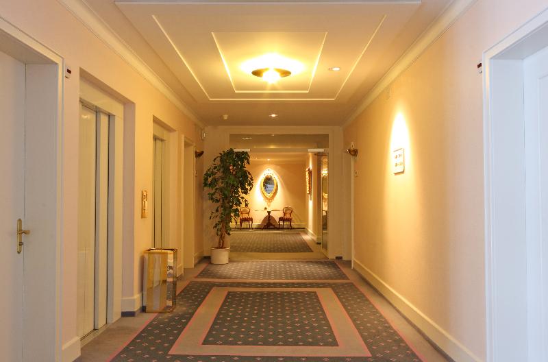 Seehotel Waldstätterhof - Lobi