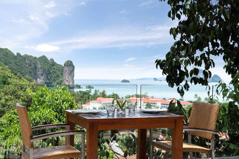Avani Ao Nang Cliff Krabi Resort - Bar
