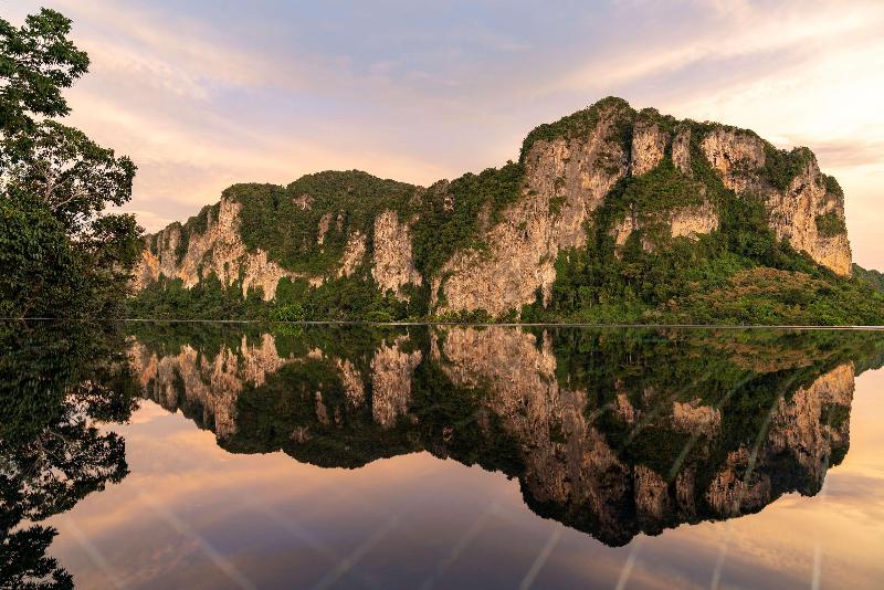 Avani Ao Nang Cliff Krabi Resort - Havuz