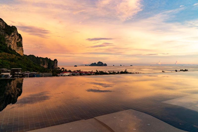 Avani Ao Nang Cliff Krabi Resort - Havuz
