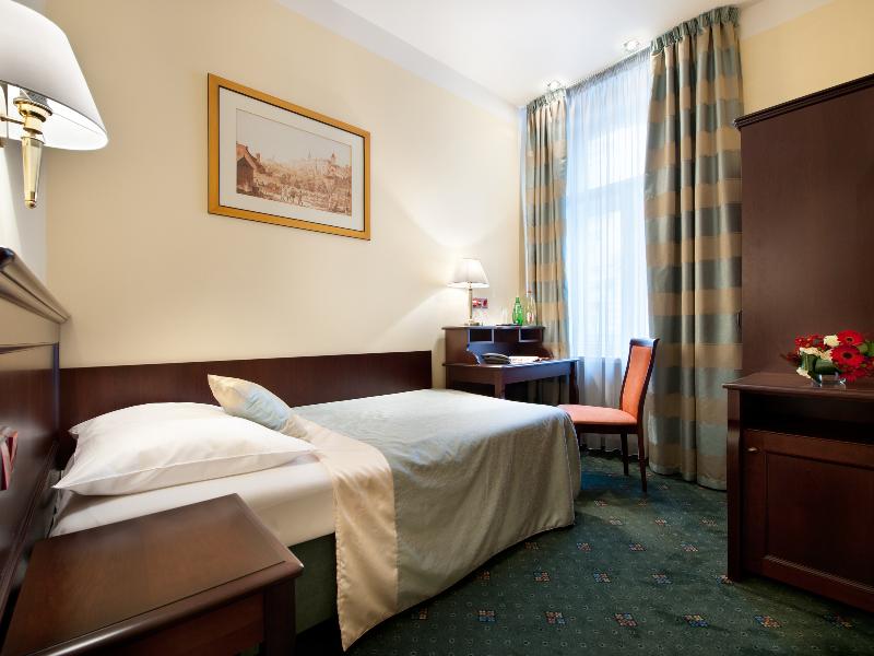 EA Hotel DownTown - Oda