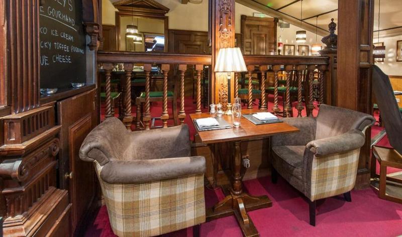 Glen Mhor Hotel - Bar