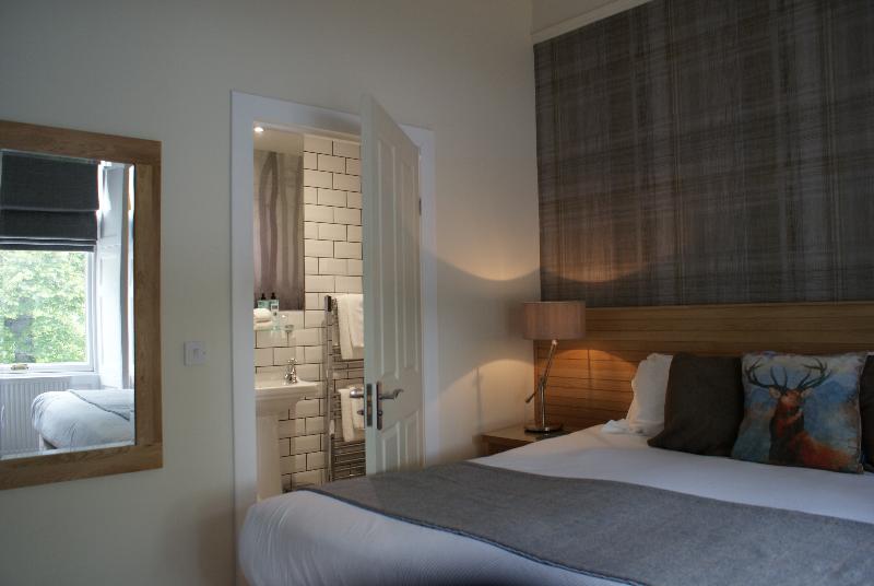 Glen Mhor Hotel - Oda