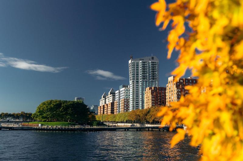 W Hoboken - Genel
