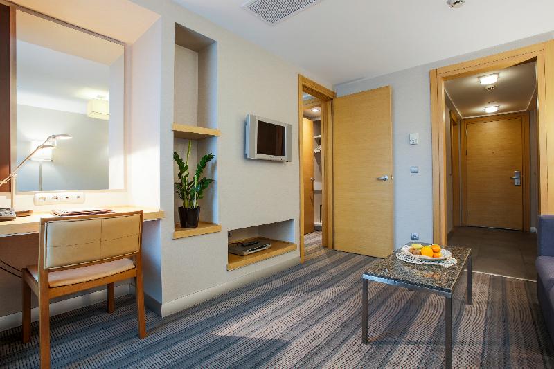 Housez Suites and Apartments - Oda