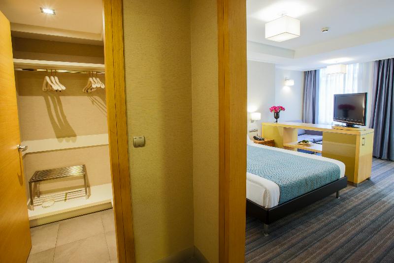 Housez Suites and Apartments - Oda