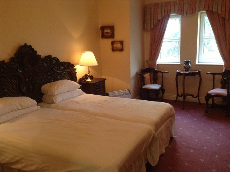 Brook Meadow Hotel - Genel