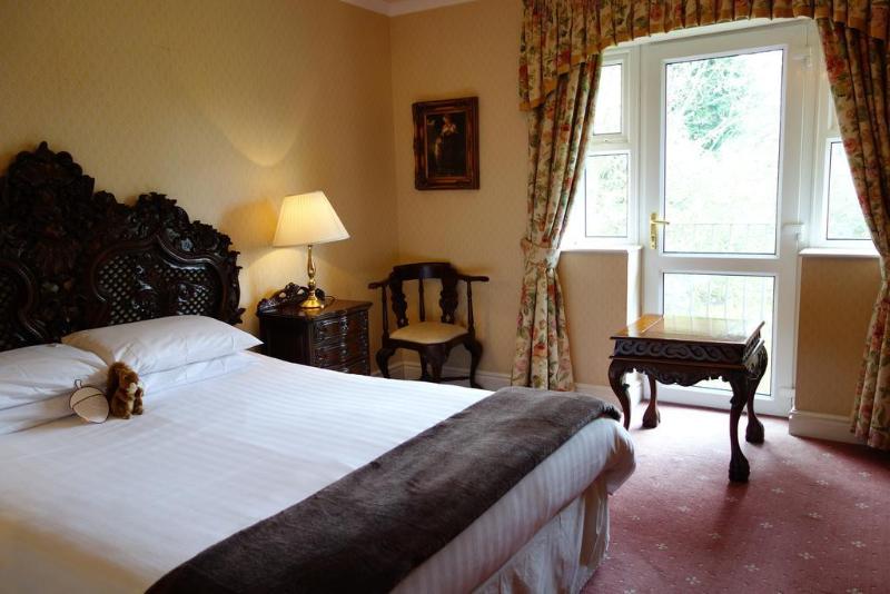 Brook Meadow Hotel - Genel