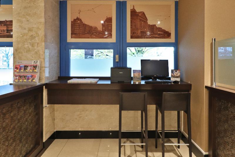 Xo Hotels Blue Square - Lobi