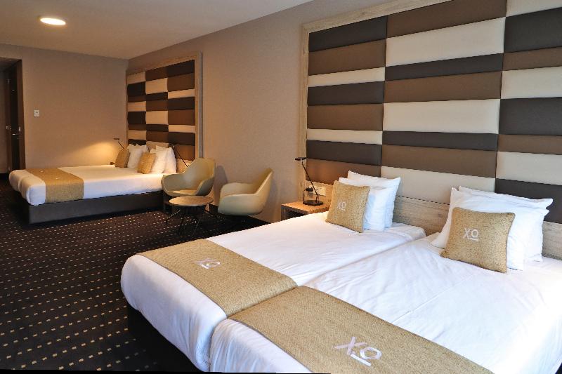 Xo Hotels Blue Square - Oda
