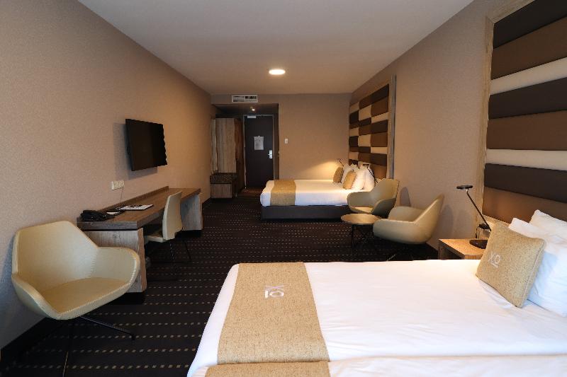 Xo Hotels Blue Square - Oda