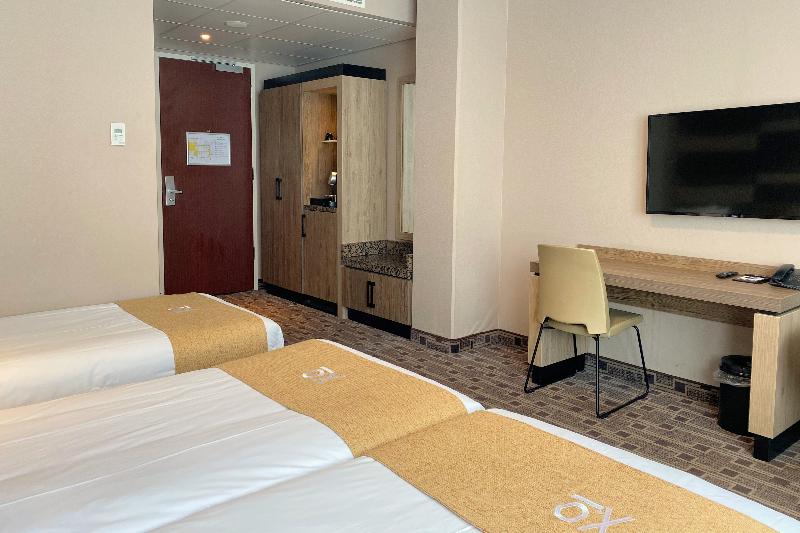 Xo Hotels Blue Square - Oda
