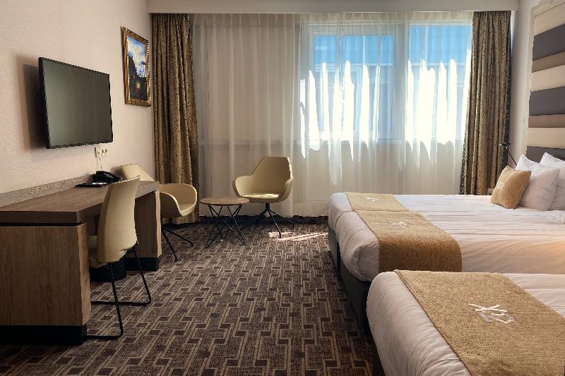 Xo Hotels Blue Square - Oda