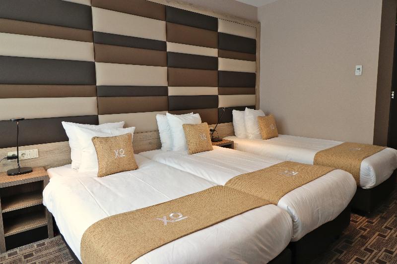 Xo Hotels Blue Square - Oda