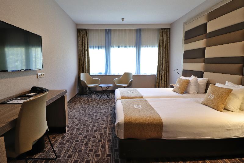 Xo Hotels Blue Square - Oda