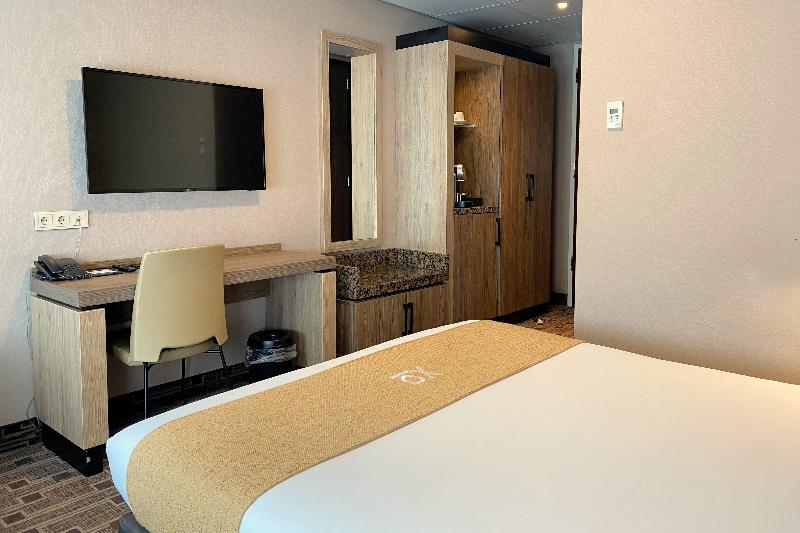 Xo Hotels Blue Square - Oda