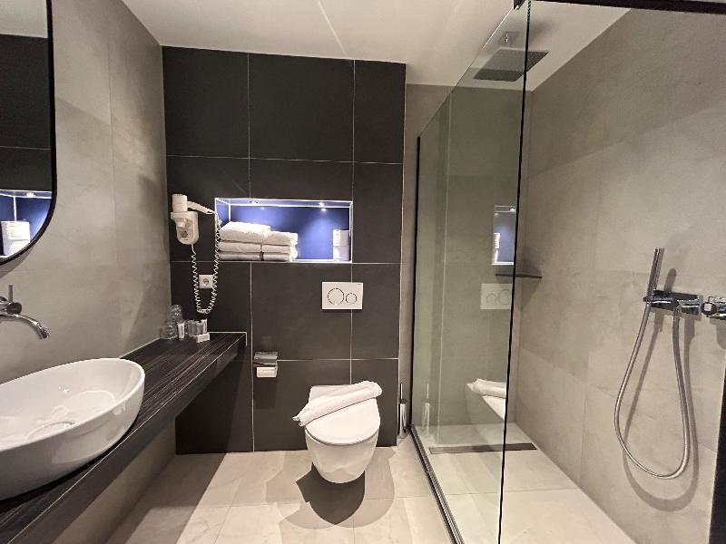 Xo Hotels Blue Square - Oda
