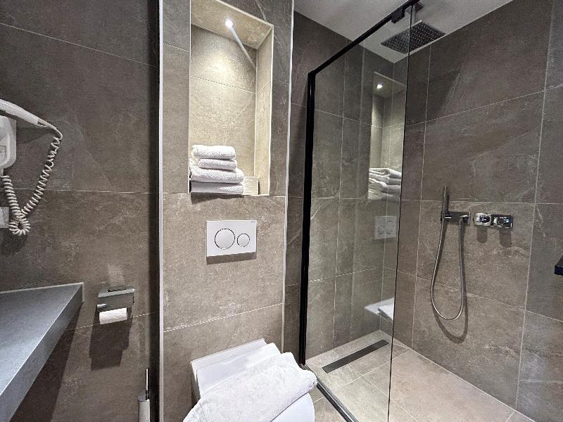 Xo Hotels Blue Square - Oda