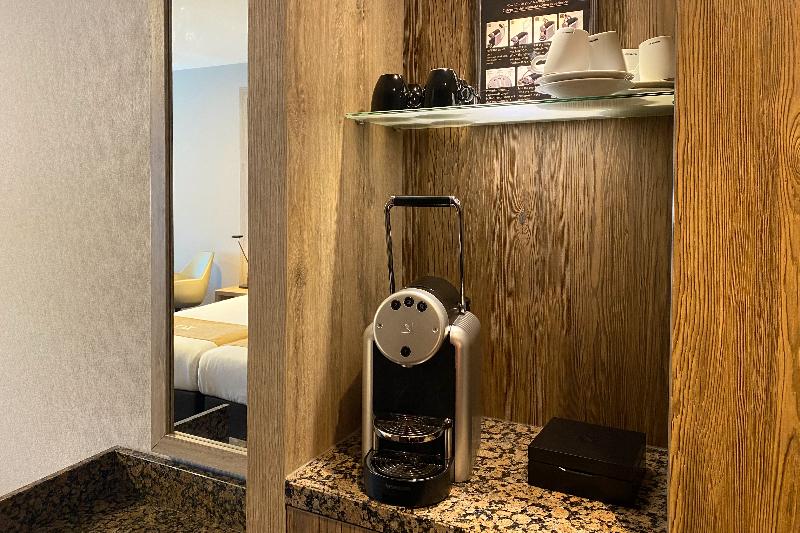 Xo Hotels Blue Square - Oda