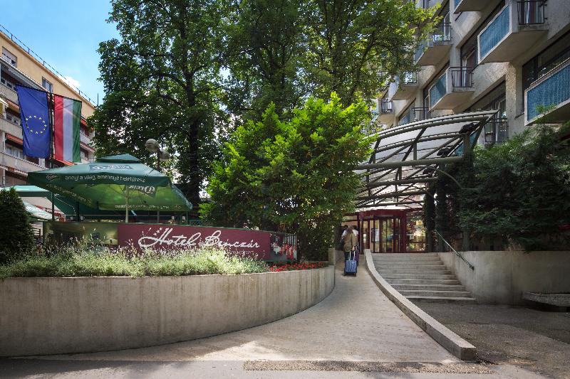 Hotel Benczúr - Genel