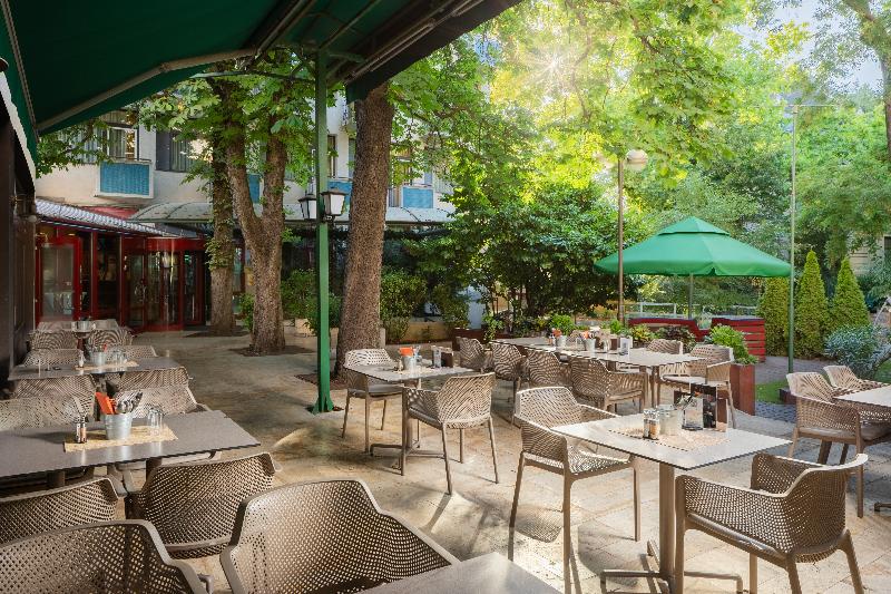 Hotel Benczúr - Genel